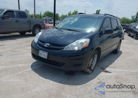 2010 Toyota Sienna Ce z USA, uszkodzony, nr VIN 5TDKK4CC4AS294176